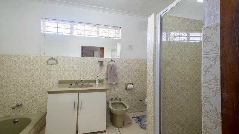 6 Bedroom Property for Sale in Parow North Western Cape